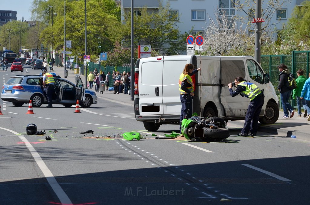 Schwerer VU Krad Kleintransporter Koeln deutz Gummersbacherstr P198.JPG - Miklos Laubert